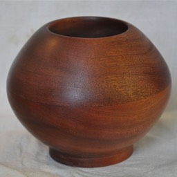 round wooden bowl 